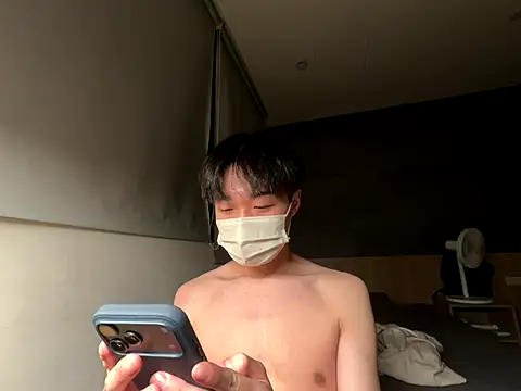 Snapshot of Yo155 chatting on 10-20-25, 04:18 Yo155 online show from 10-20-25, 04:18