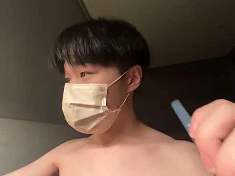 Snapshot of Yo155 chatting on 10-29-25, 04:50 Yo155 online show from 10-29-25, 04:50