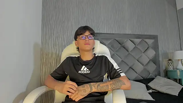 dylan cross  online show from 11-14-25, 03:21