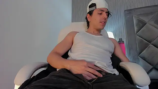 dylan cross  online show from 11-12-25, 11:25