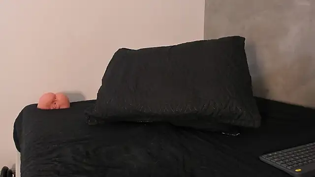 dylan cross  online show from 12-20-25, 11:24