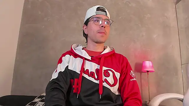 dylan cross  online show from 12-01-25, 11:33