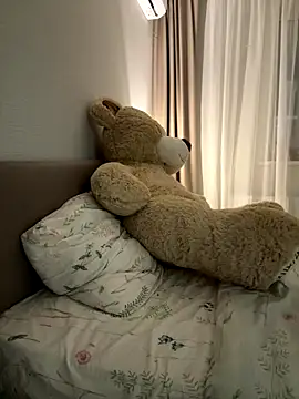 LinaViam online show from 10-30-25, 02:36