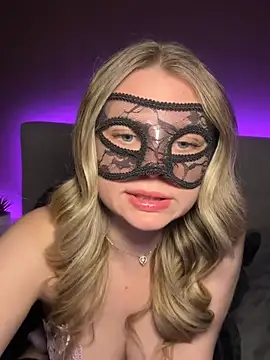 Snapshot of Cherrycolada chatting on 02-05-26, 10:05 Cherrycolada online show from 02-05-26, 10:05