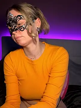 Snapshot of Cherrycolada chatting on 01-14-26, 01:04 Cherrycolada online show from 01-14-26, 01:04