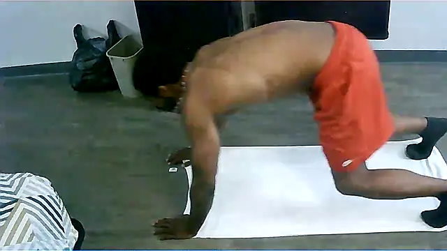 Snapshot of 214KingLonggg chatting on 03-15-26, 10:22 214KingLonggg online show from 03-15-26, 10:22