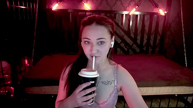 SashaDuvalle online show from 03-06-26, 08:15