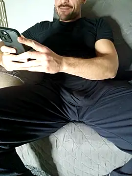 giovan2020 online show from 02-11-26, 10:42