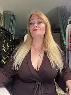 Snapshot of Sweet-blonde chatting on 07-14-26, 11:00 Sweet-blonde online show from 07-14-26, 11:00