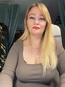 Snapshot of Sweet-blonde chatting on 04-29-26, 05:30 Sweet-blonde online show from 04-29-26, 05:30