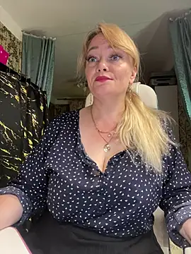 Snapshot of Sweet-blonde chatting on 07-15-26, 09:00 Sweet-blonde online show from 07-15-26, 09:00