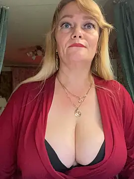 Snapshot of Sweet-blonde chatting on 07-08-26, 10:43 Sweet-blonde online show from 07-08-26, 10:43