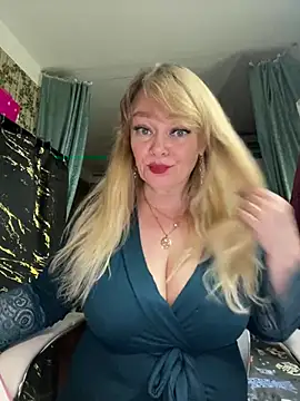 Snapshot of Sweet-blonde chatting on 06-13-26, 10:19 Sweet-blonde online show from 06-13-26, 10:19