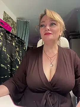 Snapshot of Sweet-blonde chatting on 06-21-26, 10:04 Sweet-blonde online show from 06-21-26, 10:04