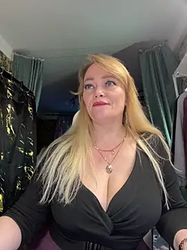 Sweet-blonde online show from 03-30-26, 07:15