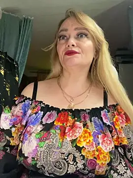 Snapshot of Sweet-blonde chatting on 05-27-26, 09:55 Sweet-blonde online show from 05-27-26, 09:55