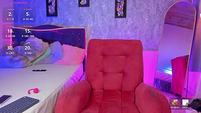 Lauren smiles online show from 03-18-26, 08:21