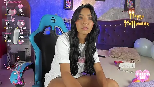 Lauren smiles online show from 11-04-25, 04:05