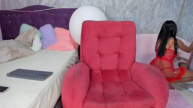 Lauren smiles online show from 03-20-26, 07:59