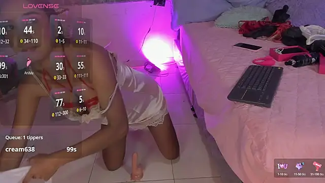 Lauren smiles online show from 06-03-26, 07:40