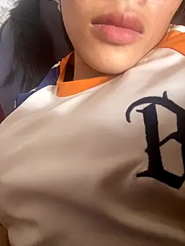 Snapshot of Penny-y chatting on 09-25-25, 05:02 Penny-y online show from 09-25-25, 05:02