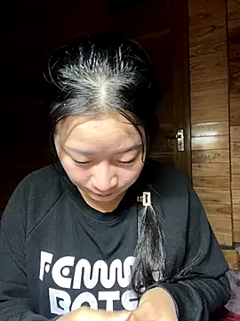 violet-00 online show from 12-04-25, 01:37