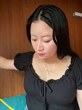 violet-00 online show from 10-21-25, 02:22