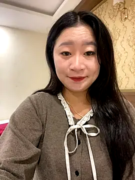 violet-00 online show from 11-18-25, 01:10