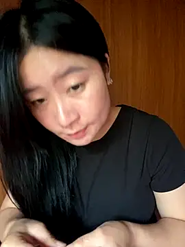 violet-00 online show from 10-07-25, 02:01