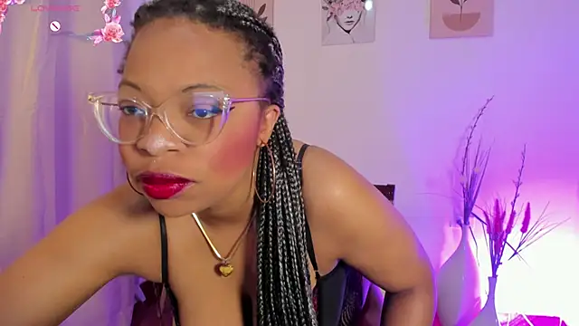 Lauraricci   online show from 09-28-25, 10:00