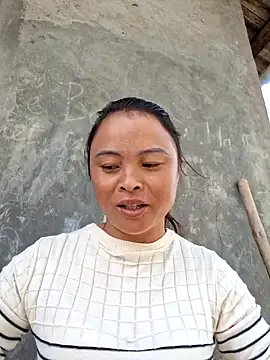 xuxulovezz online show from 10-13-25, 02:57