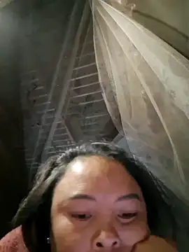 xuxulovezz online show from 10-22-25, 11:36