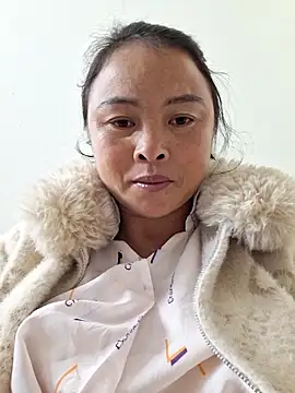 xuxulovezz online show from 12-15-25, 12:33