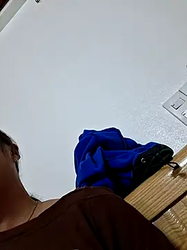 xuxulovezz online show from 11-17-25, 01:48