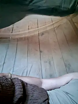 xuxulovezz online show from 04-21-26, 07:37