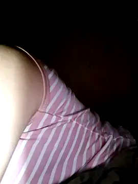 Snapshot of xuxulovezz chatting on 06-30-26, 01:33 xuxulovezz online show from 06-30-26, 01:33