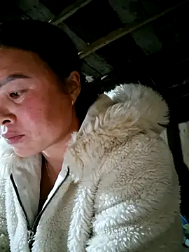 xuxulovezz online show from 04-30-26, 01:40