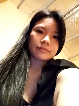 Snapshot of Suny_babyy chatting on 04-28-26, 02:32 Suny babyy online show from 04-28-26, 02:32