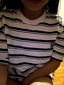 Snapshot of Suny_babyy chatting on 04-16-26, 11:51 Suny babyy online show from 04-16-26, 11:51