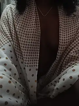 Snapshot of Susy16 chatting on 11-06-25, 11:25 Susy16 online show from 11-06-25, 11:25