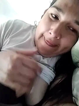 Snapshot of rossiteylor chatting on 10-28-25, 04:50 rossiteylor online show from 10-28-25, 04:50