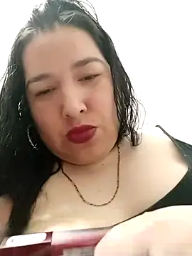 Snapshot of rossiteylor chatting on 09-26-25, 05:20 rossiteylor online show from 09-26-25, 05:20