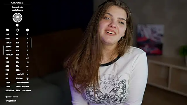 Snapshot of StephanieeMiller chatting on 10-09-25, 01:50 StephanieeMiller online show from 10-09-25, 01:50