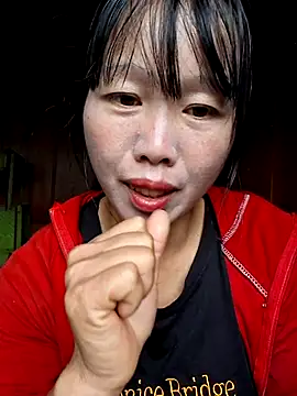 Snapshot of helenzz chatting on 10-20-25, 01:51 helenzz online show from 10-20-25, 01:51