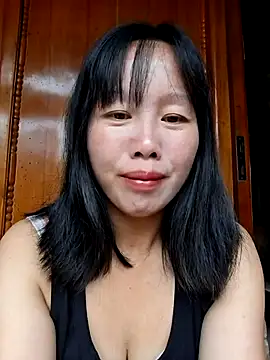Snapshot of helenzz chatting on 10-22-25, 01:05 helenzz online show from 10-22-25, 01:05