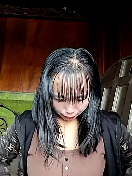 Snapshot of helenzz chatting on 09-30-25, 01:00 helenzz online show from 09-30-25, 01:00