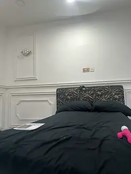 Zola Nooryi online show from 10-12-25, 03:35