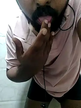 Snapshot of Karthk1010D chatting on 09-22-25, 04:40 Karthk1010D online show from 09-22-25, 04:40