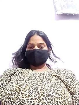 Snapshot of ROSHNI-744 chatting on 09-28-25, 07:10 ROSHNI-744 online show from 09-28-25, 07:10
