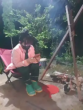 Snapshot of Helen-Tran chatting on 10-26-25, 01:33 Helen-Tran online show from 10-26-25, 01:33